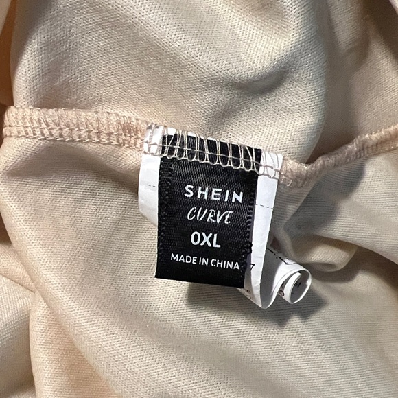 Elegant Black Lace Dress - Picture 6 of 7